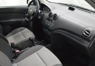 Подержанный автомобиль Chevrolet Aveo Hatchback 2010 года (12 фото)