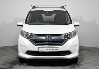 Подержанный автомобиль Honda Freed 2016 года (2 фото)