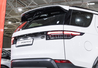 Подержанный автомобиль Land Rover Discovery 2019 года (10 фото)