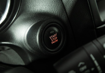 Подержанный автомобиль Mazda CX-5 2012 года (17 фото)