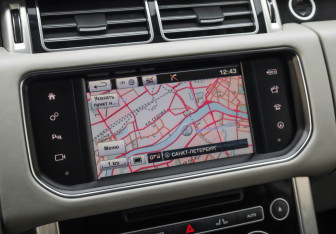 Подержанный автомобиль Land Rover Range Rover 2016 года (19 фото)