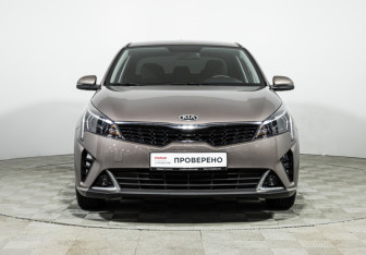 Подержанный автомобиль Kia Rio Sedan 2021 года (2 фото)