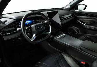 Подержанный автомобиль Geely Preface 2024 года (11 фото)