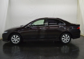 Подержанный автомобиль Honda Accord Sedan 2006 года (8 фото)