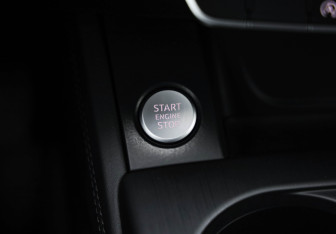 Подержанный автомобиль Audi A4 Sedan 2016 года (18 фото)