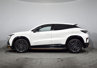 Подержанный автомобиль Changan UNI-T 2022 года (8 фото)