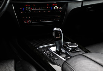 Подержанный автомобиль BMW X5 2016 года (16 фото)