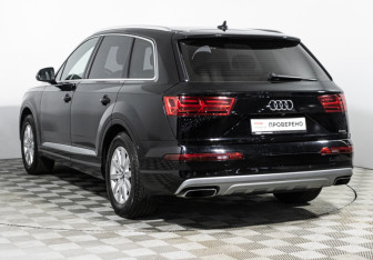 Подержанный автомобиль Audi Q7 2017 года (7 фото)