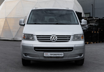 Подержанный автомобиль Volkswagen Transporter Minivan 2005 года (7 фото)