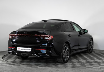 Подержанный автомобиль Kia K5 2021 года (5 фото)