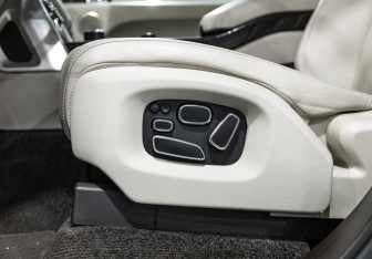 Подержанный автомобиль Land Rover Range Rover 2014 года (25 фото)