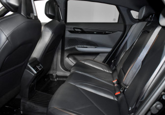 Подержанный автомобиль Changan UNI-V 2023 года (13 фото)