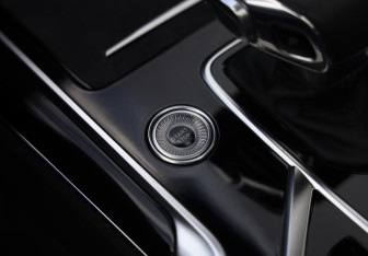 Подержанный автомобиль Hongqi HS5 2023 года (23 фото)