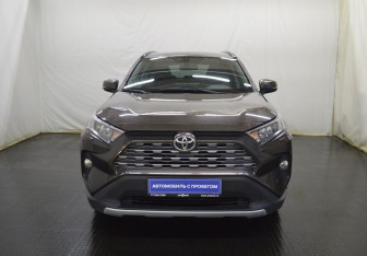 Подержанный автомобиль Toyota RAV4 2019 года (2 фото)