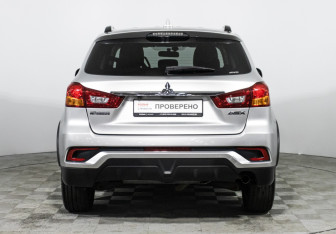 Подержанный автомобиль Mitsubishi ASX 2018 года (6 фото)