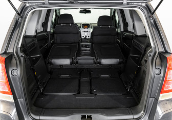 Подержанный автомобиль Opel Zafira Compactvan 2013 года (19 фото)