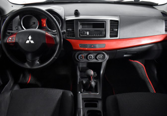 Подержанный автомобиль Mitsubishi Lancer Sedan 2007 года (14 фото)