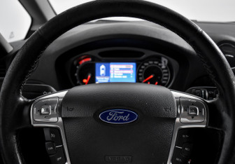 Подержанный автомобиль Ford Galaxy 2010 года (19 фото)