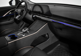 Подержанный автомобиль Omoda C5 2023 года (13 фото)