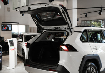 Новый Toyota RAV4 2025 (15 фото)