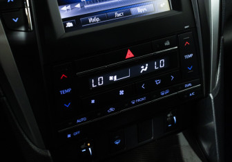 Подержанный автомобиль Toyota Camry Sedan 2016 года (16 фото)