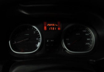 Подержанный автомобиль Renault Duster 2012 года (12 фото)