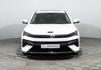 Подержанный автомобиль Москвич 6 2023 года (2 фото)