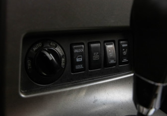 Подержанный автомобиль Nissan Pathfinder 2008 года (18 фото)