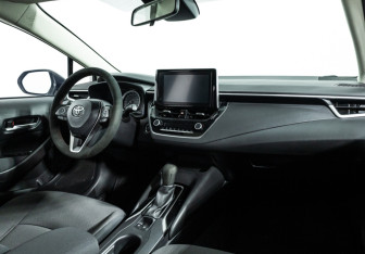 Подержанный автомобиль Toyota Corolla Sedan 2022 года (9 фото)