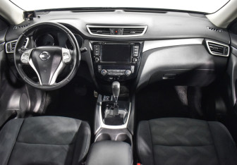 Подержанный автомобиль Nissan X-Trail 2016 года (13 фото)