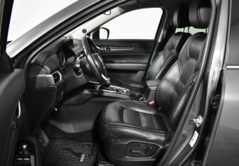 Подержанный автомобиль Mazda CX-5 2019 года (10 фото)