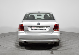 Подержанный автомобиль Volkswagen Polo Sedan 2018 года (6 фото)