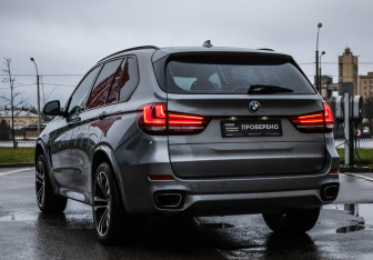 Подержанный автомобиль BMW X5 2018 года (9 фото)