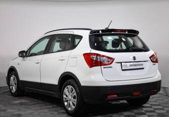 Подержанный автомобиль Suzuki SX4 Hatchback 2017 года (6 фото)