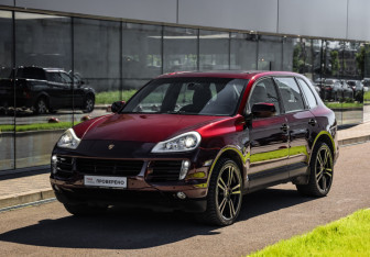 Подержанный автомобиль Porsche Cayenne 2007 года (3 фото)