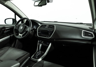 Подержанный автомобиль Suzuki SX4 Hatchback 2014 года (9 фото)