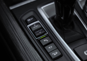 Подержанный автомобиль BMW X5 2013 года (21 фото)