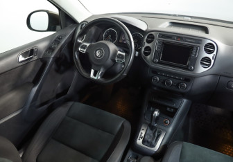 Подержанный автомобиль Volkswagen Tiguan 2016 года (8 фото)