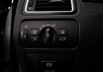 Подержанный автомобиль Volvo XC70 2012 года (18 фото)