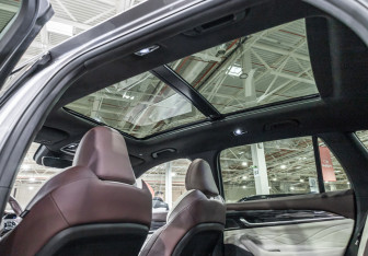 Подержанный автомобиль Geely Monjaro 2023 года (30 фото)