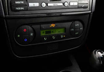 Подержанный автомобиль Ford Fiesta Hatchback 2007 года (13 фото)