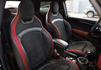 Подержанный автомобиль MINI Hatch 2016 года (28 фото)