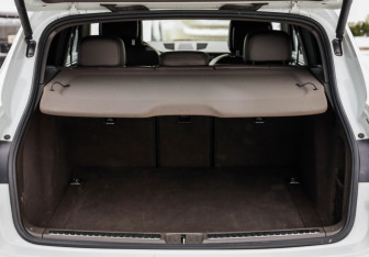 Подержанный автомобиль Porsche Macan 2015 года (34 фото)