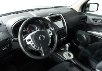 Подержанный автомобиль Nissan X-Trail 2012 года (11 фото)