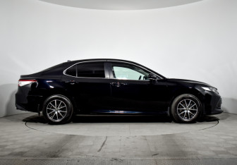 Подержанный автомобиль Toyota Camry Sedan 2020 года (4 фото)