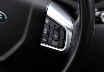 Подержанный автомобиль Land Rover Discovery Sport 2018 года (14 фото)