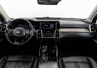 Подержанный автомобиль Kia Sorento 2021 года (12 фото)