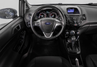 Подержанный автомобиль Ford Fiesta Sedan 2016 года (11 фото)