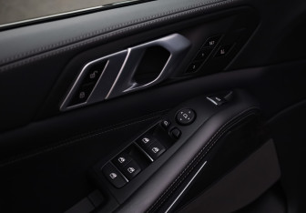 Подержанный автомобиль BMW X5 2019 года (17 фото)