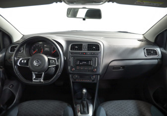 Подержанный автомобиль Volkswagen Polo Sedan 2020 года (9 фото)